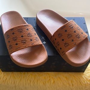 AUTHENTIC MCM Slides
